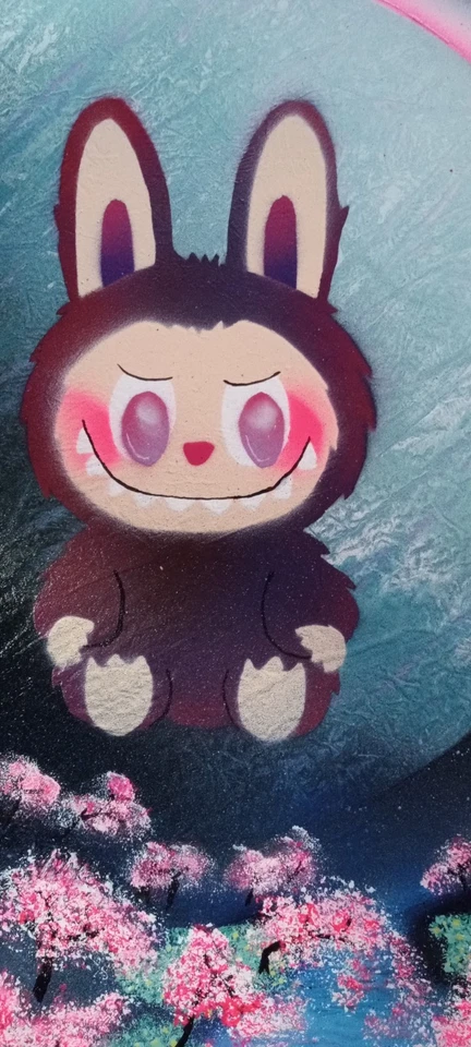 Arte original pintado a mano Labubu POP MART inspirado. Spray 13x19" ÚNICO arte de pared. Foto 2 de 4