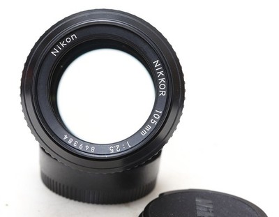 Nikon Nikkor 105mm f/2.5 Ai manual focus telephoto lens