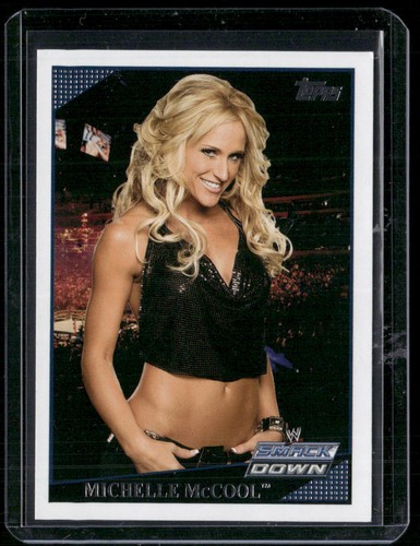 Michelle McCool #10 2009 Topps WWE card