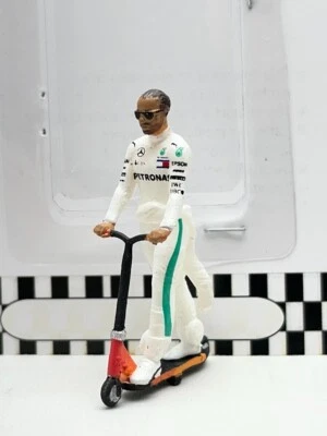 Lewis Hamilton Mercedes W09 Figure Skate Scooter 2018 1/43 Diecast F1 Cartrix