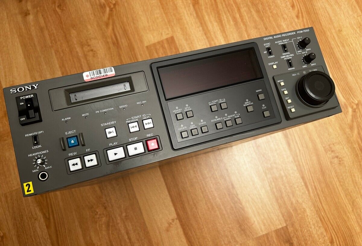 Sony PCM-7050 DAT Digital Audio Player | eBay Sony PCM-7050 DAT Digital Audio Player | eBay