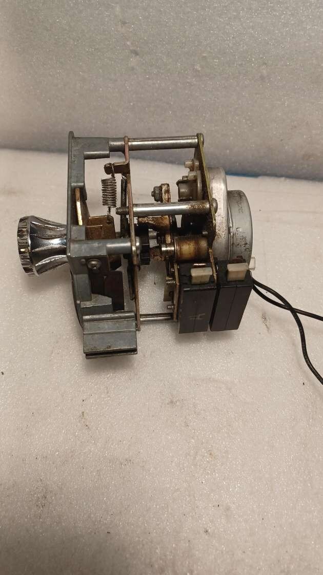 Dryer Greenwald Mechanical Coin Drop Acceptor 115vac Speed Queen 590304 for sale online eBay