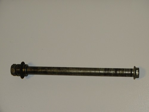 HONDA VTR 1000 F SC36 1998 HINTERRADACHSE ACHSE STECKACHSE HINTERRAD