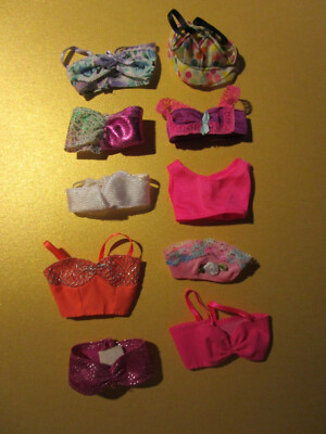 784) ZEHN ALTE VINTAGE BIKINI-OBERTEILE/BHs FÜR BARBIE PETRA U.A.29CM MODEPUPPEN