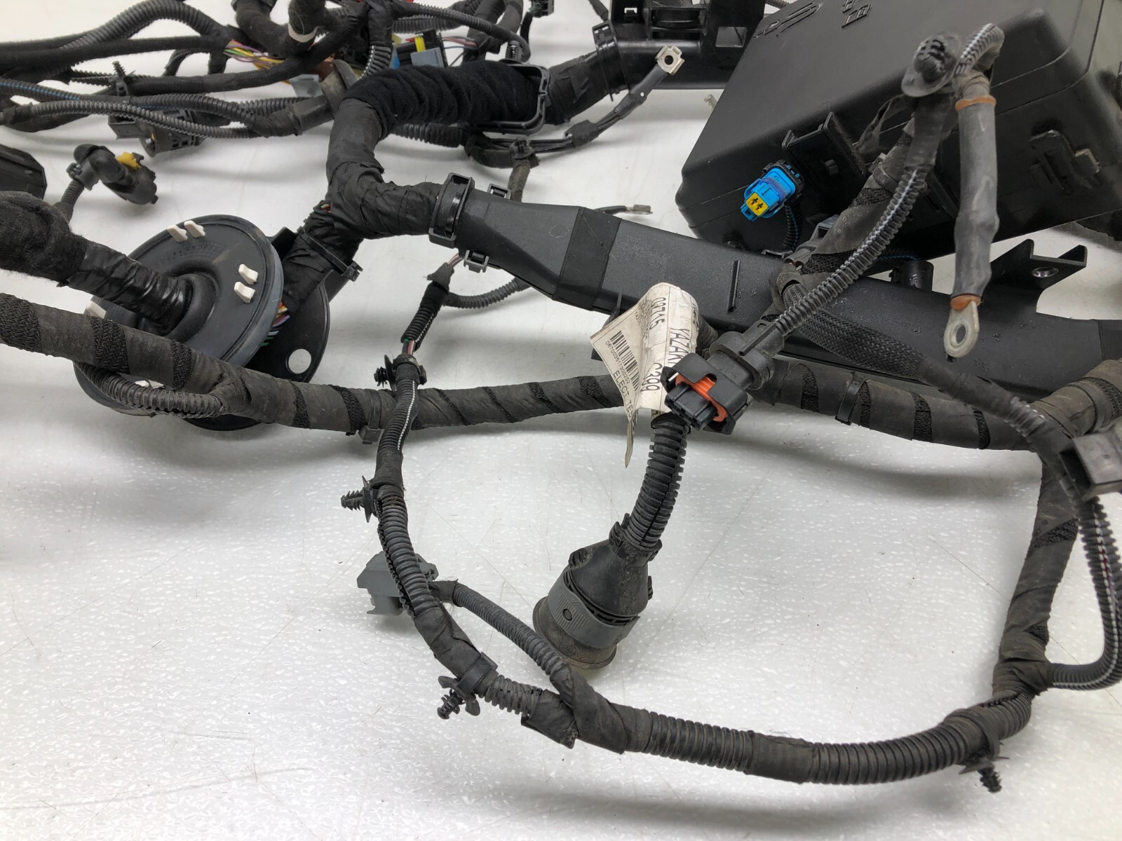 2017-2020 MASERATI LEVANTE S 3.0L V6 ENGINE BAY WIRING HARNESS OEM.
