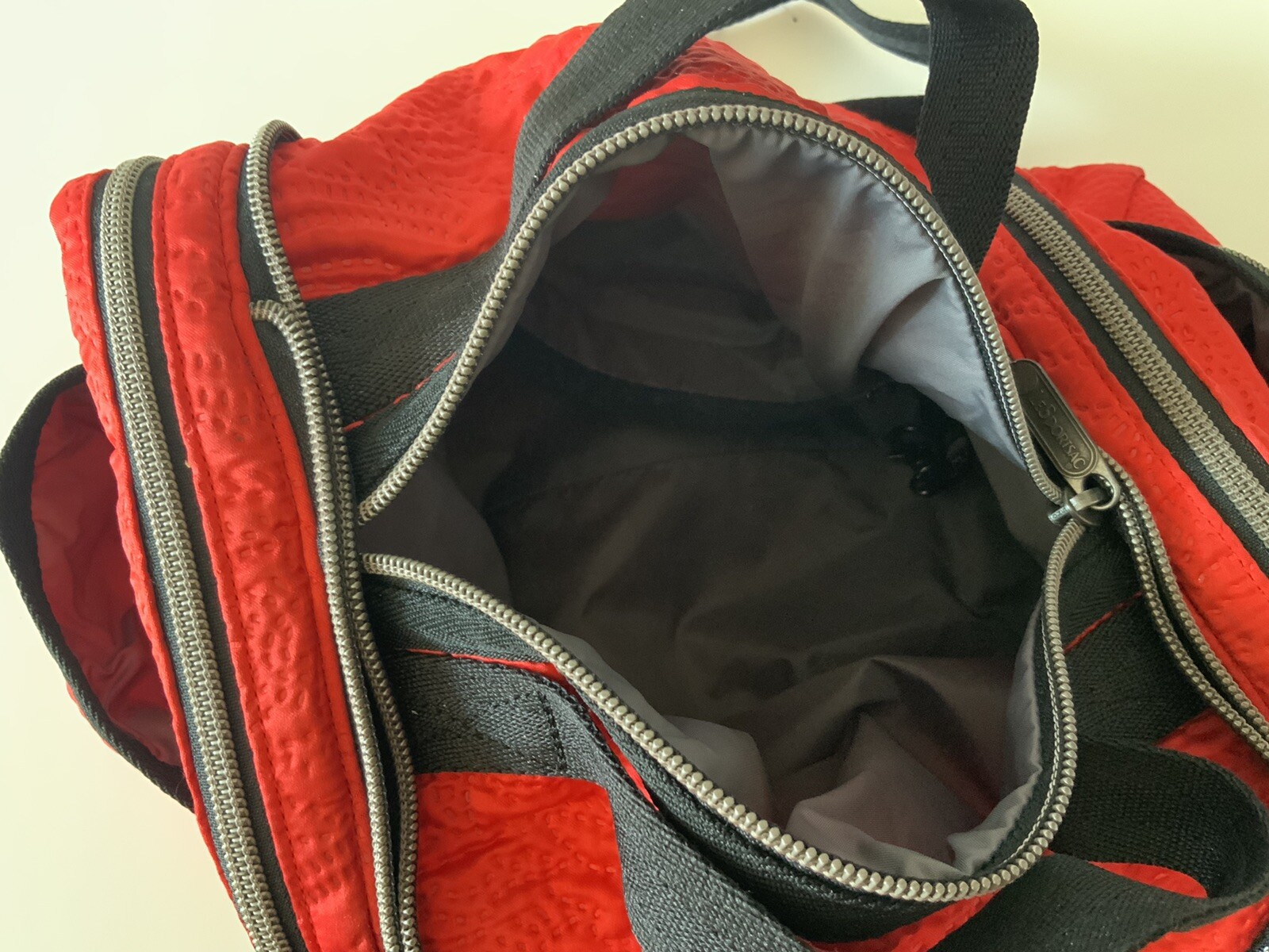 LeSportsac RED small duffle CROSSBODY BAG ZIPPERS & S… Gem
