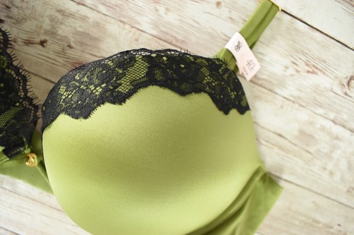 Victoria's Secret 40C *VERY SEXY* SMOOTH LACE TRIM PUSH-UP BRA *Perfect Pear* - Picture 4 of 5