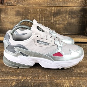 adidas falcon size 8