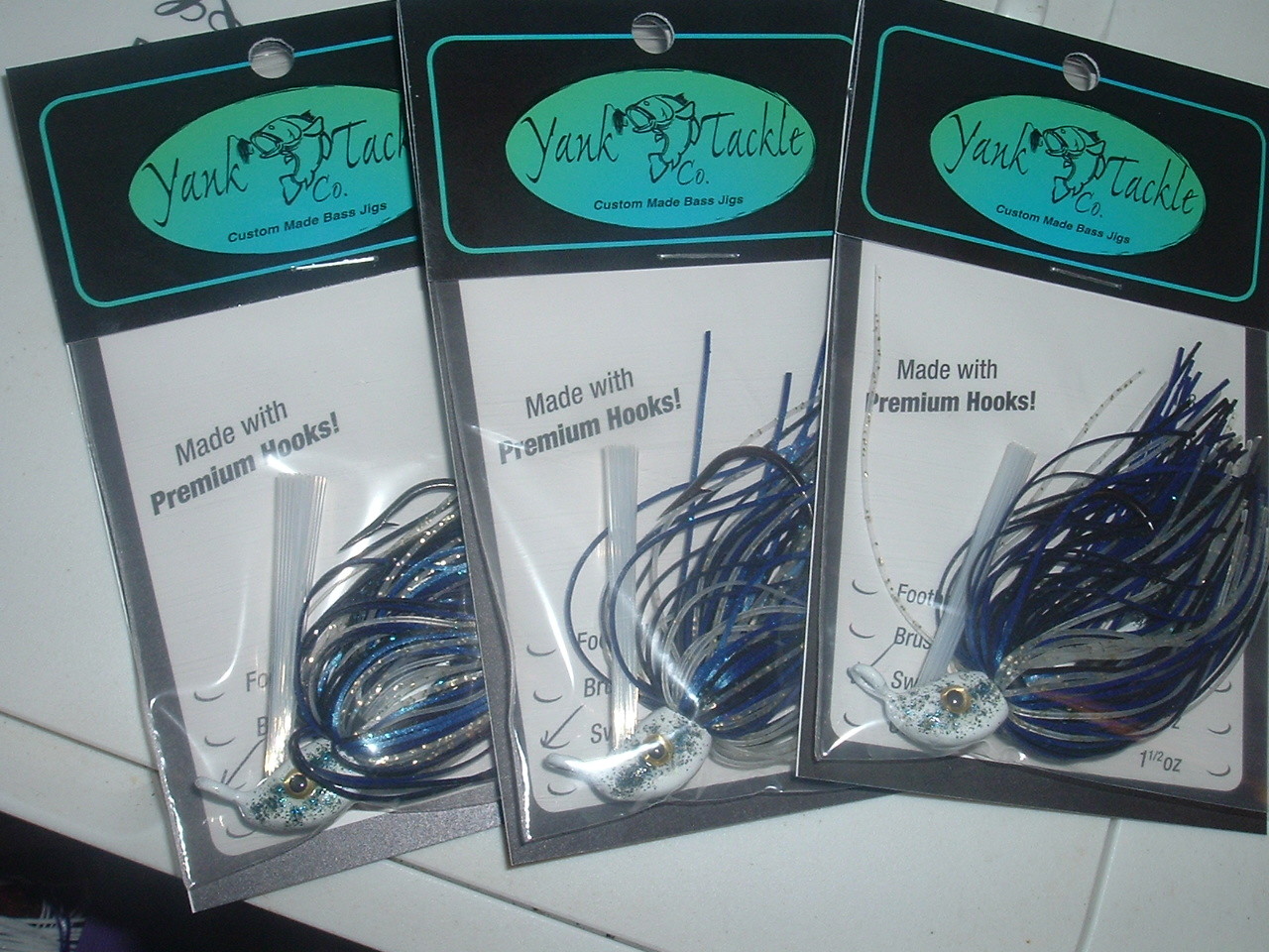 Yank Tackle Swim Jig Lot Of 3 Black & Blue Shiner 3/8 Oz. Jawbreaker