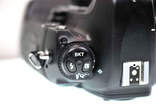 Nikon D2X 12MP PRO OUTFIT W/16-50MM F/2.8 + SB-800 SUPER CLEAN + ONLY 24,580 SC - Picture 8 of 19