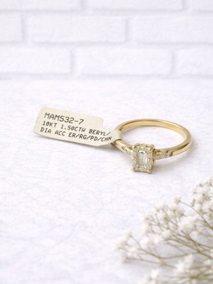Neu mit Etikett 10K Gold Smaragdschliff Beryll und Diamant Akzent Ring - gelb Größe 7