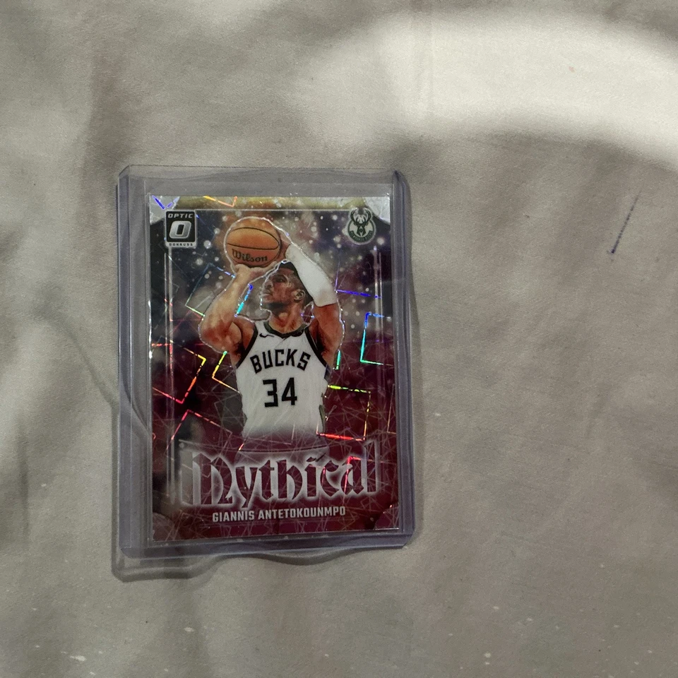 Giannis Antetokounmpo - 2024 - 25 Panini Donruss Optic NBA 神话盒命中 SSP — 第 3/4 张图片