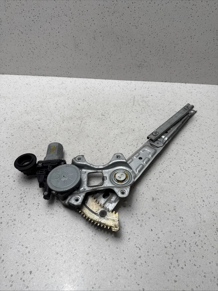 Infiniti M35 2007 motor de ventana de pasajero trasero Foto 3 de 4