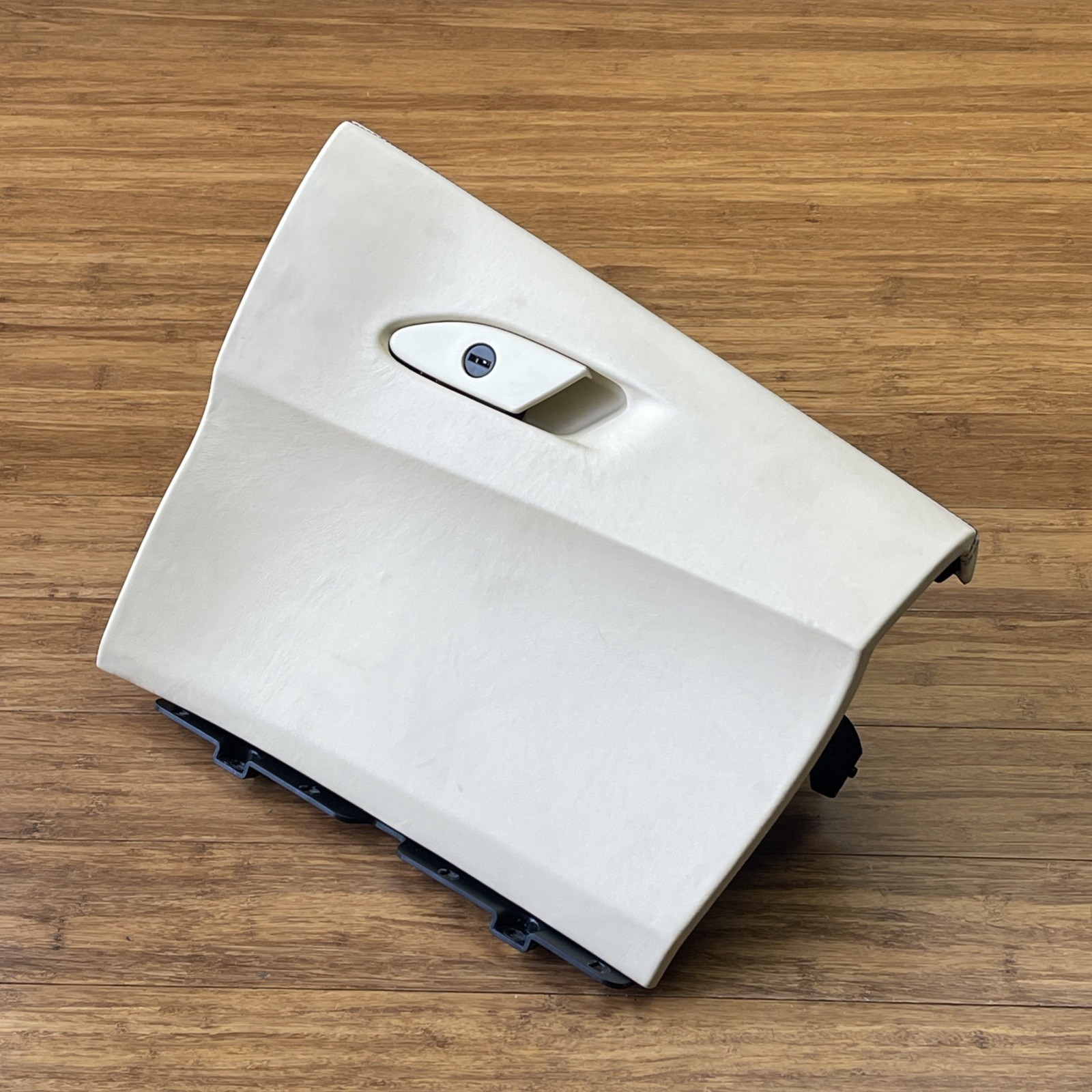 2018-2023 Ferrari Portofino F164 Dashboard Glove Box Cover Crema 3997 OEM