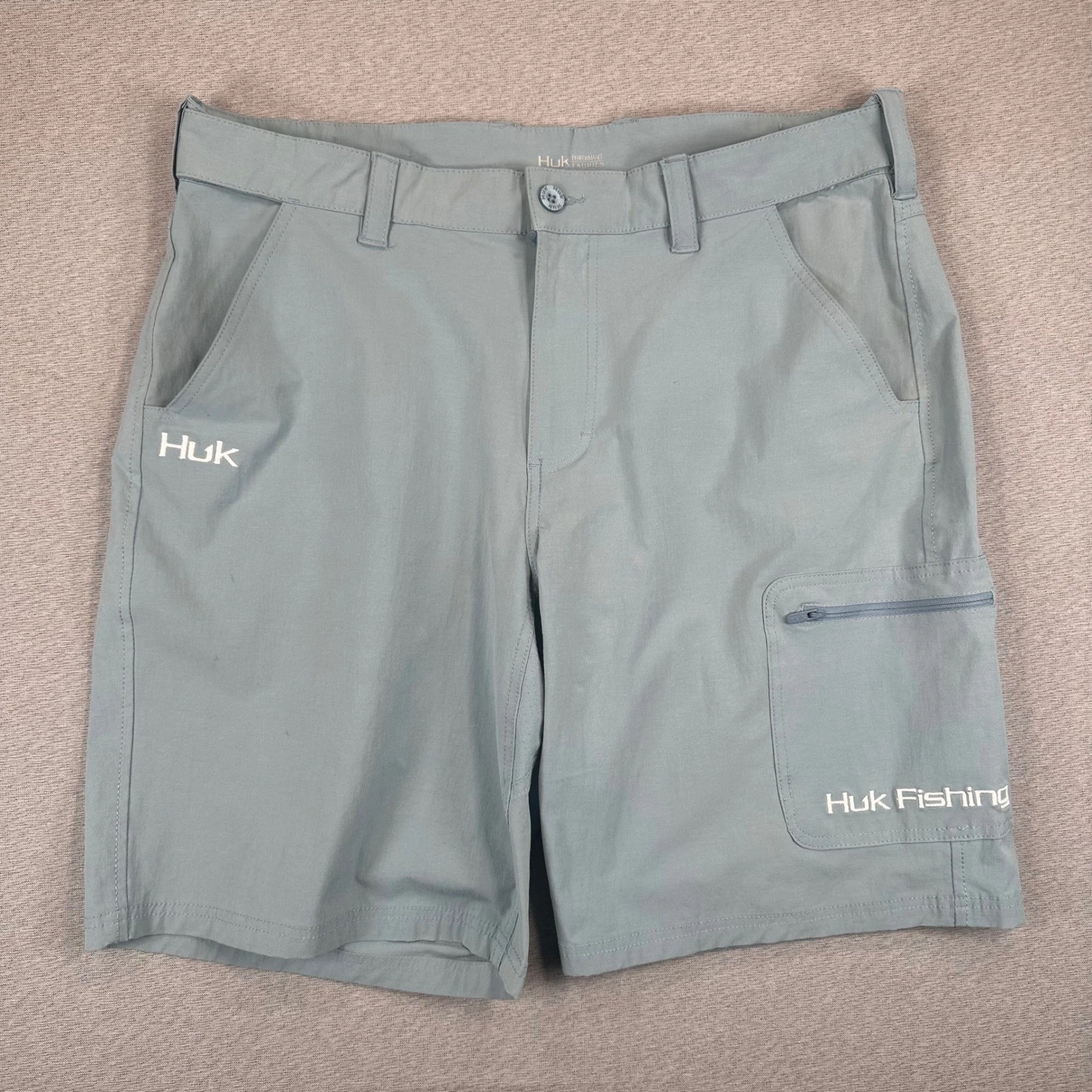 Huk Fishing Performance Shorts Mens XL Grey Blue Stretch Cargo Zipper Pockets