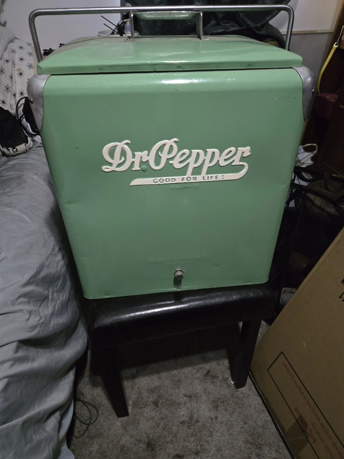DR PEPPER Six Pack Soda Cooler Embossed Lettering
Opens in a new window or tab