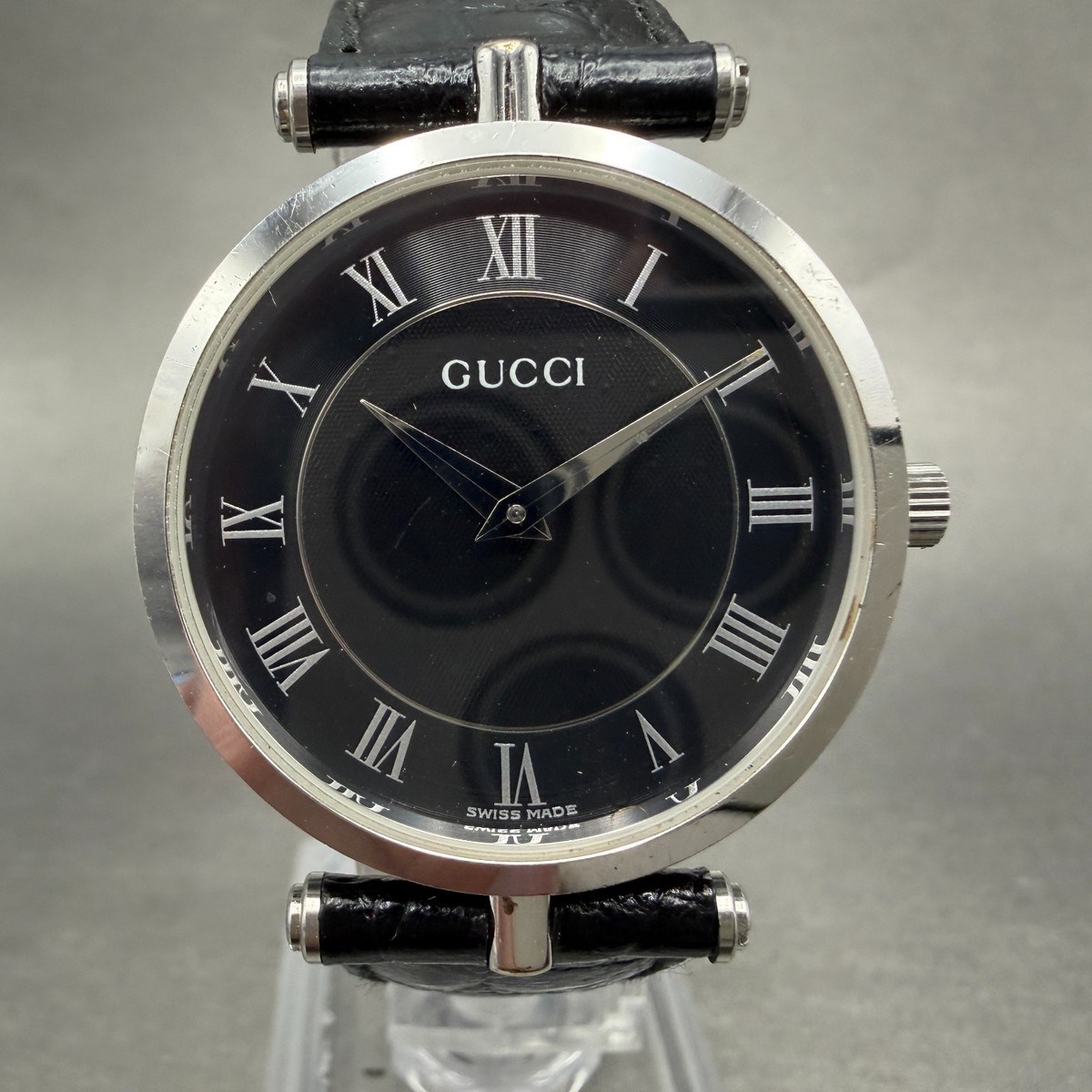 Gucci 2040M Watch Men 30mm Black Dial Silver Tone Leather Round