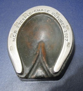 Antique 1927 N.C.R. STEEPLE-CHASE Souvenir Cast Iron Hoof & Horseshoe Ashtray
