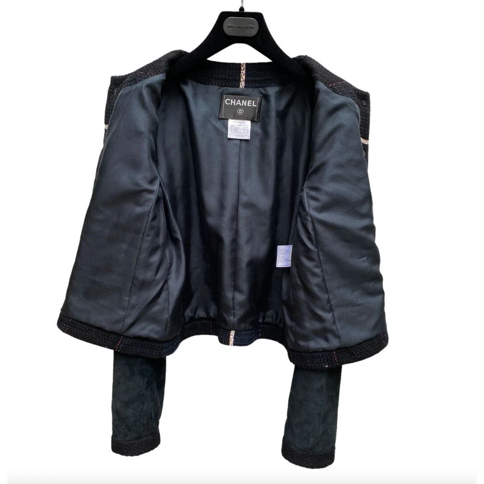 Chanel Iconic La petite veste noire  Cruise 2007 Black Suede Jacket Size 42 M - Image 4 of 4