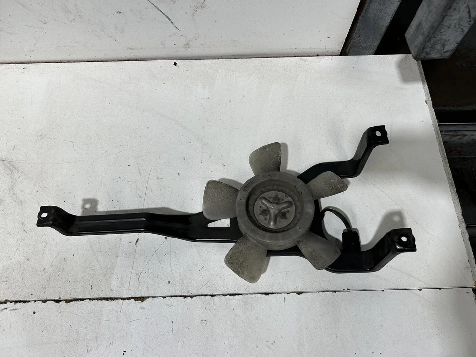 Toyota Spacia A/C Fan SR40 02/1998-12/2001 - image 3 of 4