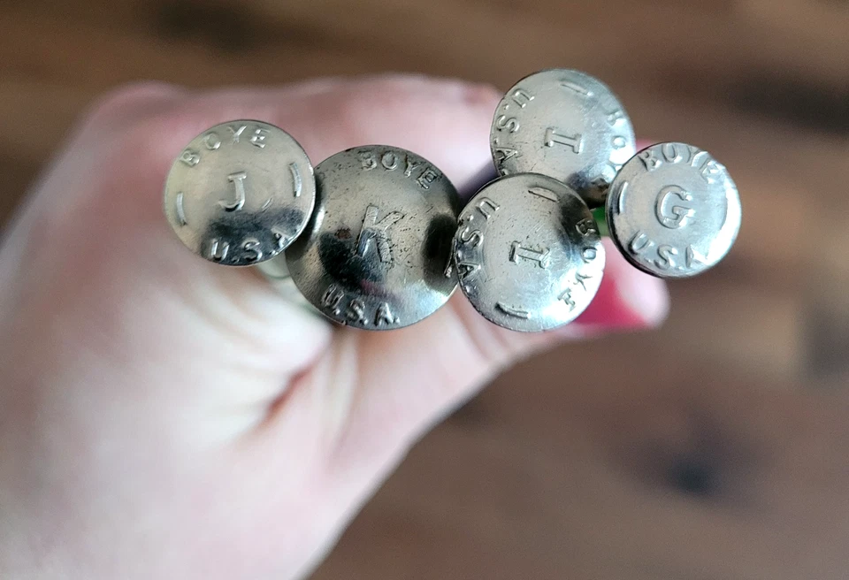 Lote Mixto Bates Boye Ganchos de Ganchillo Tunecinos Afganos EE. UU. 7 piezas ttl De Colección Foto 3 de 4