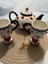 Teapot With Lid And One Mug Design Is Red And Black On White-lady Bugs🐞