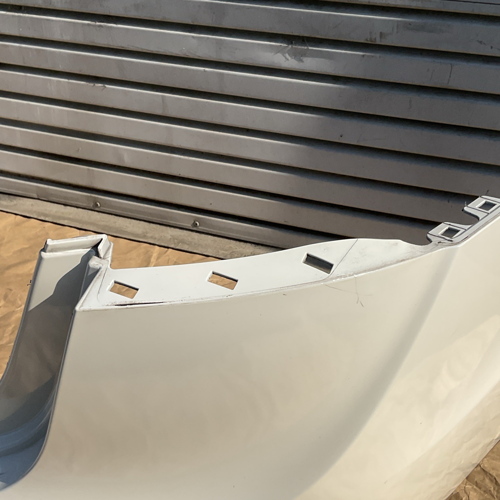 14-20 MASERATI GHIBLI REAR BUMPER COVER ASSEMBLY WHITE BIANCO VR.268 OEM.