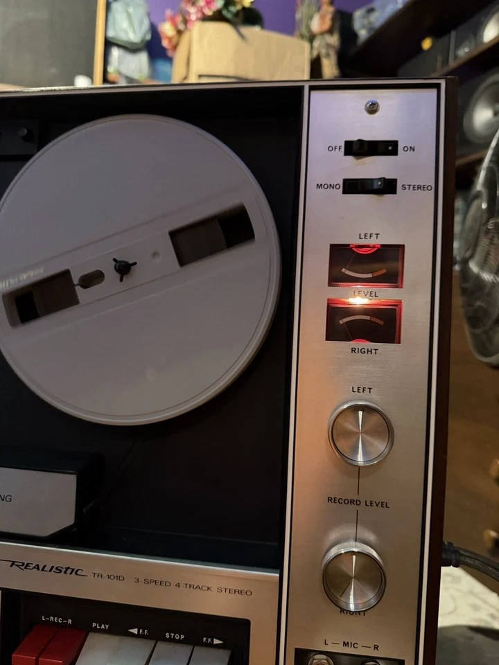 Realistic TR-101D 3 velocidades 4 pistas estéreo leer descripción Foto 2 de 4