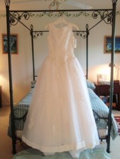 NWT Wedding Dress, Size: 4. Color: White
