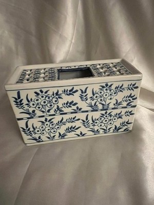 COLONIAL WILLIAMSBURG DELFT FLOWER FROG, BRICK; BLUE & WHITE; VINTAGE; EXCELLENT