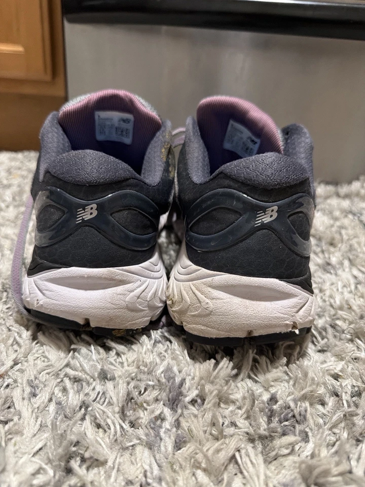 New Balance 840v4 Women’s Running Shoes – Gray/Pink – Size 10.5 – No Insoles - Image 4 of 4