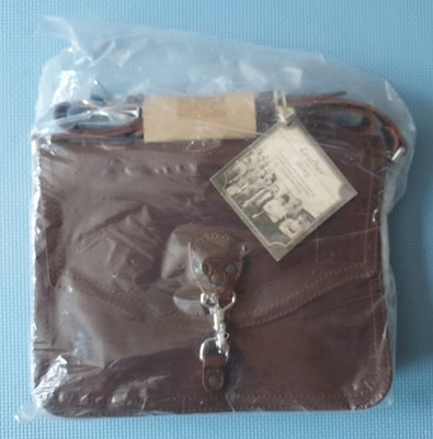 new, never opened Saddleback Leather Co. - 13'' laptop bag - color Is Chestnut