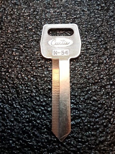 NOS RARE FORD LOGO ORIGINAL KEY BLANKS 1967 - 1992 "B" CODE - Picture 2 of 2