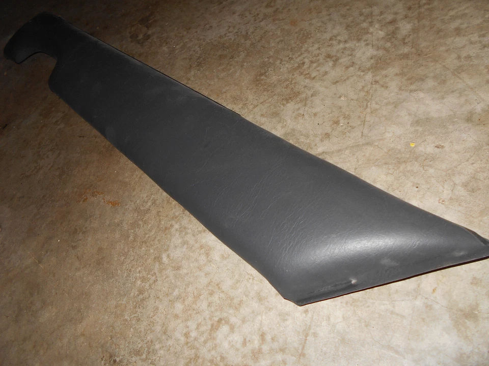 93-96 Geo Prizm Dark Charcoal Grey RH Rear Door Panel Upper Chrome Strip Section - Изображение 4 из 4