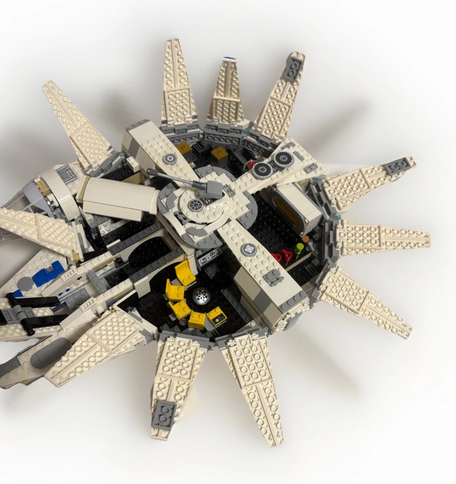 LEGO Star Wars 75212 Kessel Run Millennium Falcon, foto 3 de 5