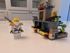 LEGO 9440 Ninjago Temple Set (Zane)