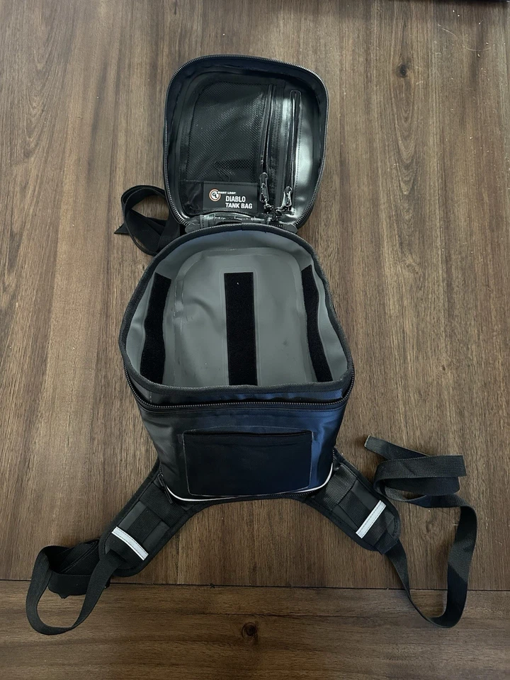 GIANT LOOP Diablo Impermeable Motocicleta Tanque Bolsa, 6 Litros / $289 Foto 2 de 4