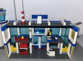 Lego 3182 City Airport Set With Minifigures Manuals Red White Airplane Plane