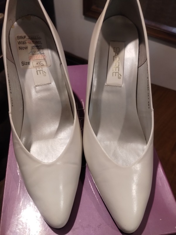  Shoes Pumps Heels Women SABREE  Size 8.5 Whit Leather Made In Brazil Vintage Be