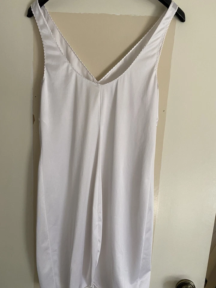 Vintage VANITY FAIR Full Slip Branco Tamanho 36 20” LONG CHEMISE Fenda - Imagem 3 de 3