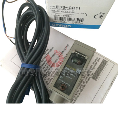Brand New in Box Omron E3S-CR11 E3SCR11 10-30VDC 2M Photoelectric Switch Sensor