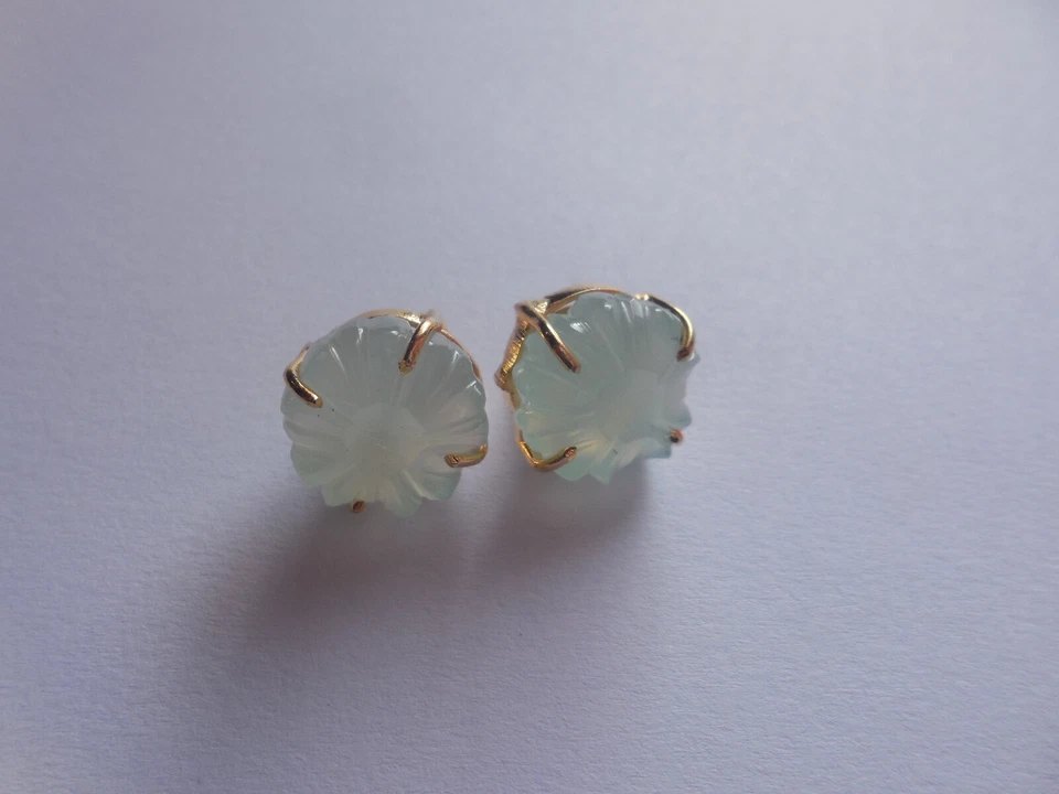 Tachuela azul aguamarina-calcedonia-pendientes-joyería-chapado en oro--flor-tallado a mano Foto 2 de 4