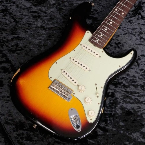 Fender Custom Shop 1960 Stratocaster Relic 3-COLOR Sunburst