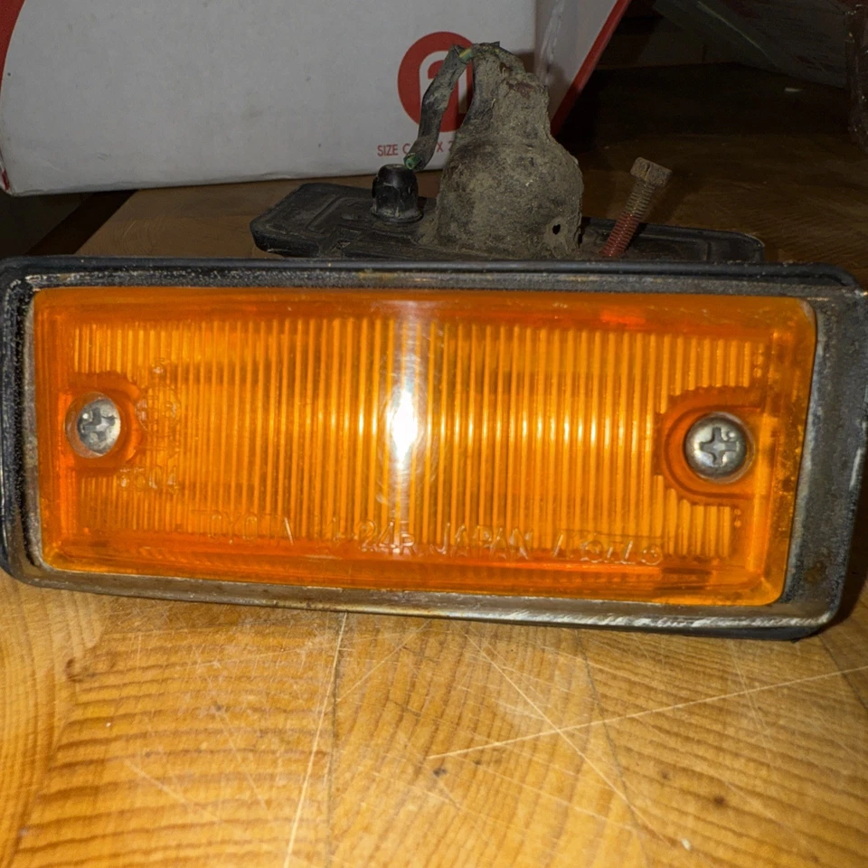 Frecce laterali Toyota Celica Coupe RA20 RA21 TA20 TA22 1971 1972 1973 1974 1975 - Immagine 4 di 4