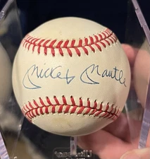 Mickey Mantle Signed Baseball Ball Yankees