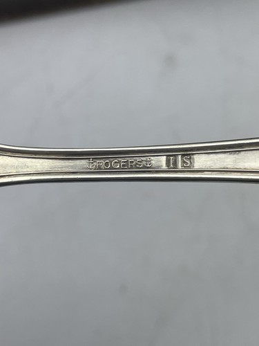 WM ROGERS 46 Piece IS Silverplate Dinnerware Flatware Set in Tarnish Proof Box - Picture 6 of 6