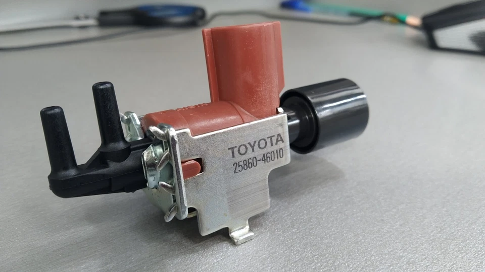 Toyota Genuine 4Runner Sequoia GS300 IS300 Vacuum Switching Valve 25860-46010 - Imagem 4 de 4