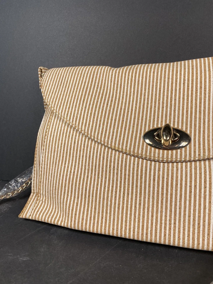 Cartera de verano con patrón de rayas de corcho Foto 4 de 4