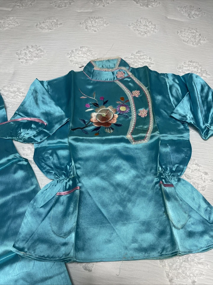 Conjunto infantil kimono azul asiático bordado fino japonés vintage años 40 talla L Foto 2 de 4