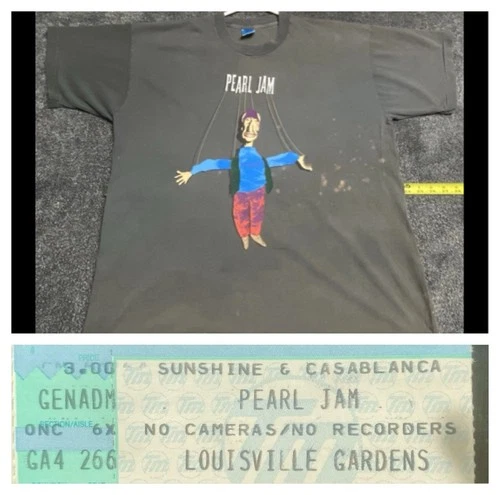 RARE Vintage Authentic PEARL JAM Freak Concert T-Shirt 1990s vintage concert t-shirt, vintage, single stitch, B+ condition